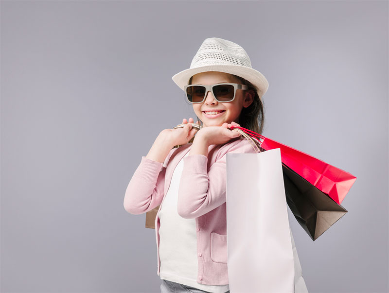 Operador configurando um rádio Baofeng